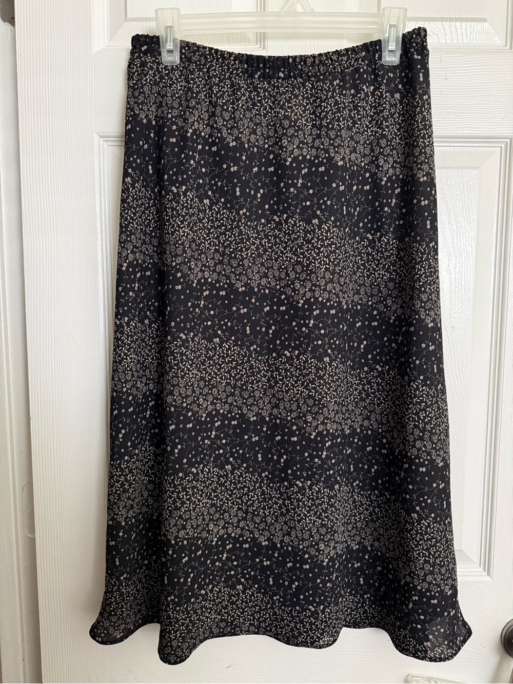 Vintage Leslie Fay Black Floral-Print A-Line Midi Skirt